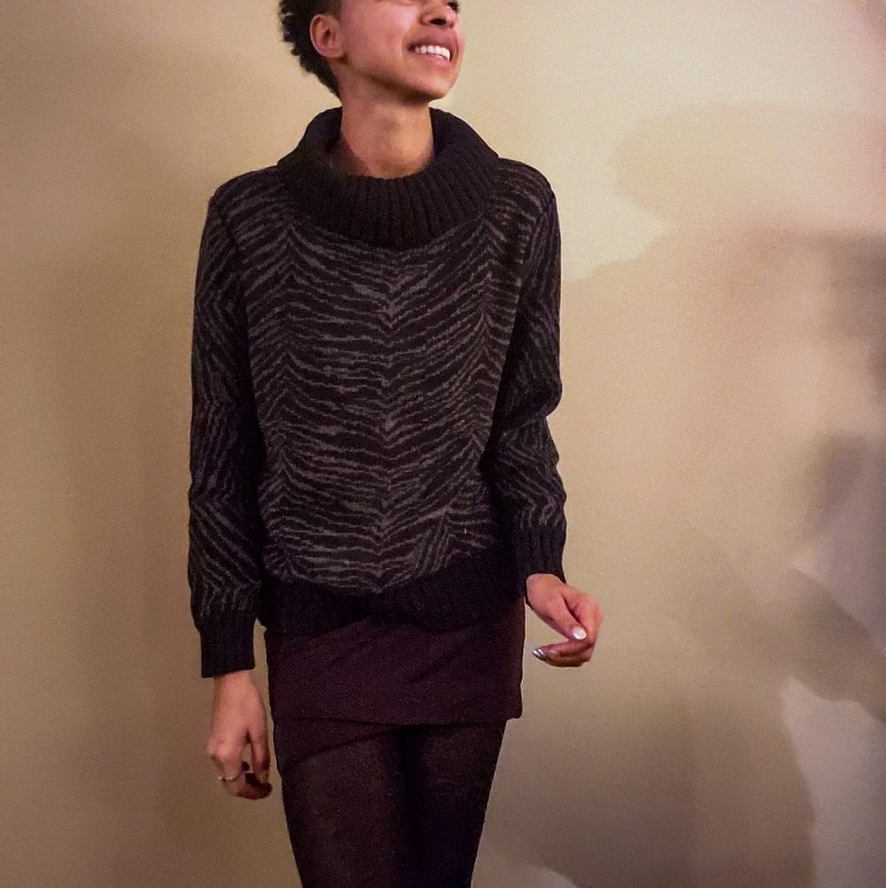 Sweater - Picture 4 of 4